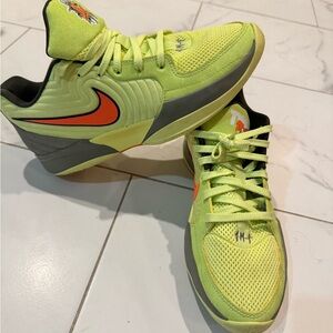 Nike Ja in Neon Green. Great condition size 9 Men. No box